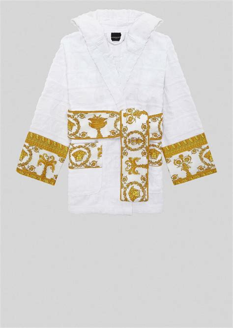 Peignoir I Love Baroque à motif monogrammé Versace en blanc .